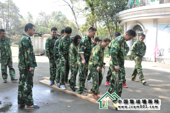 齐心协力蛟龙出海