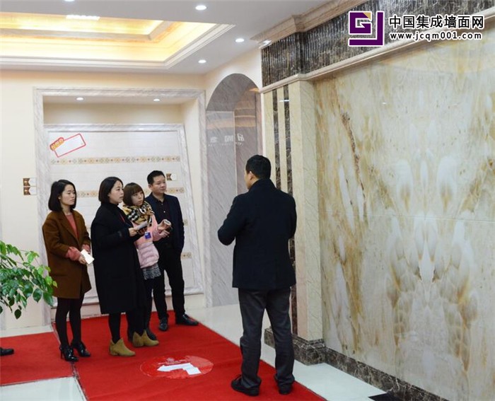 【媒体看世纪豪门】全屋整装高端定制，豪门新宠之生态石材墙面