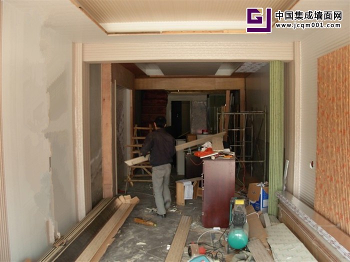 集成墙面安装便捷，让工人从传统装修中解放出来
