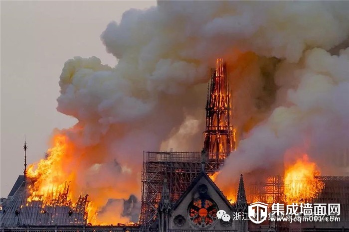 恋舍空间集成墙面为您和家人的生命及财产保驾护航！