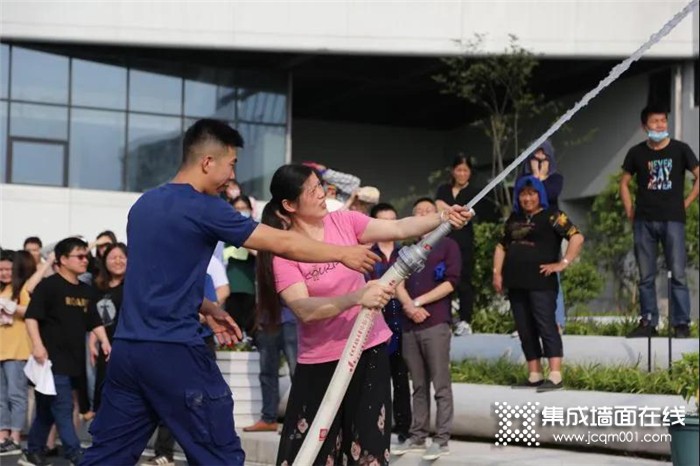 愿所有消防员永无出警之日，云时代开展2020年度消防安全培训及应急逃生演练