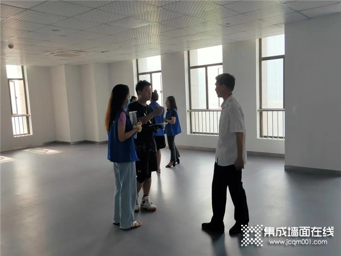 海创商学院四十期基础设计培训班--逆境起航，迎风而上！