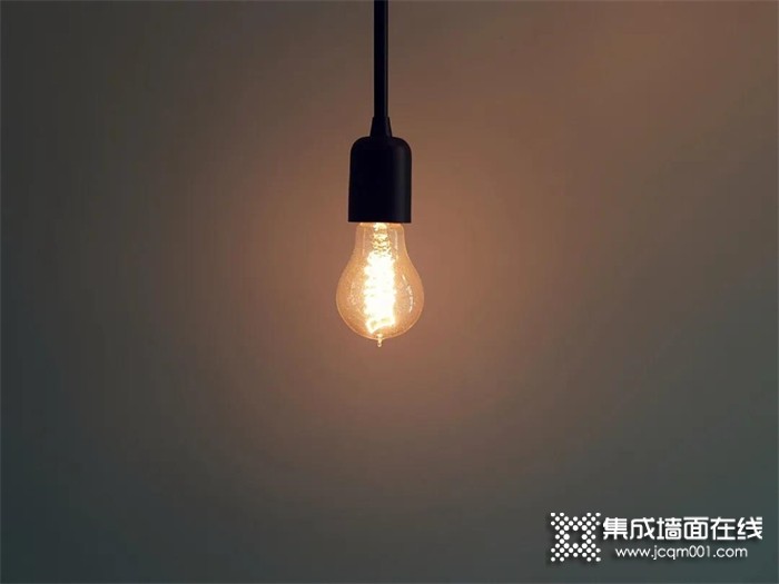 欧派金典商学院：“降价赠礼不要钱”都搞不定客户？看看赚钱的销售是怎么做！
